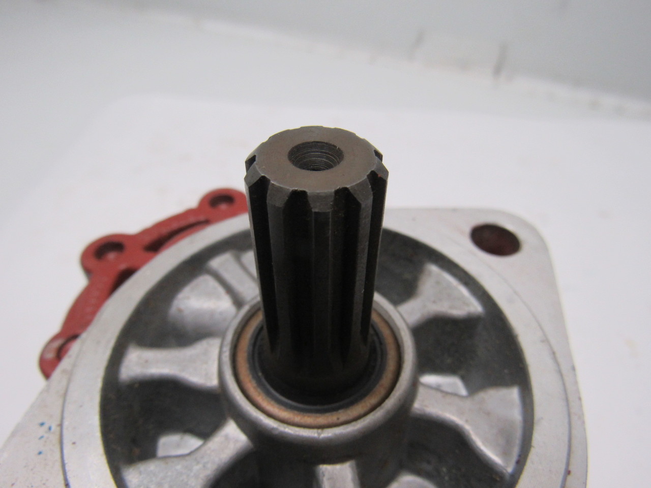 Hyster 228908 Hydraulic Pump For Hyster/Yale Forklifts .675 10 Spline Shaft