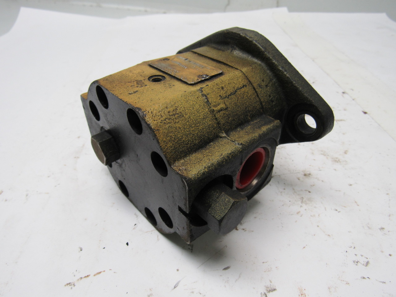 John S Barnes 325186 Hydraulic Pump Motor .660"x.250" Shaft 1/2" Side Ports eBay