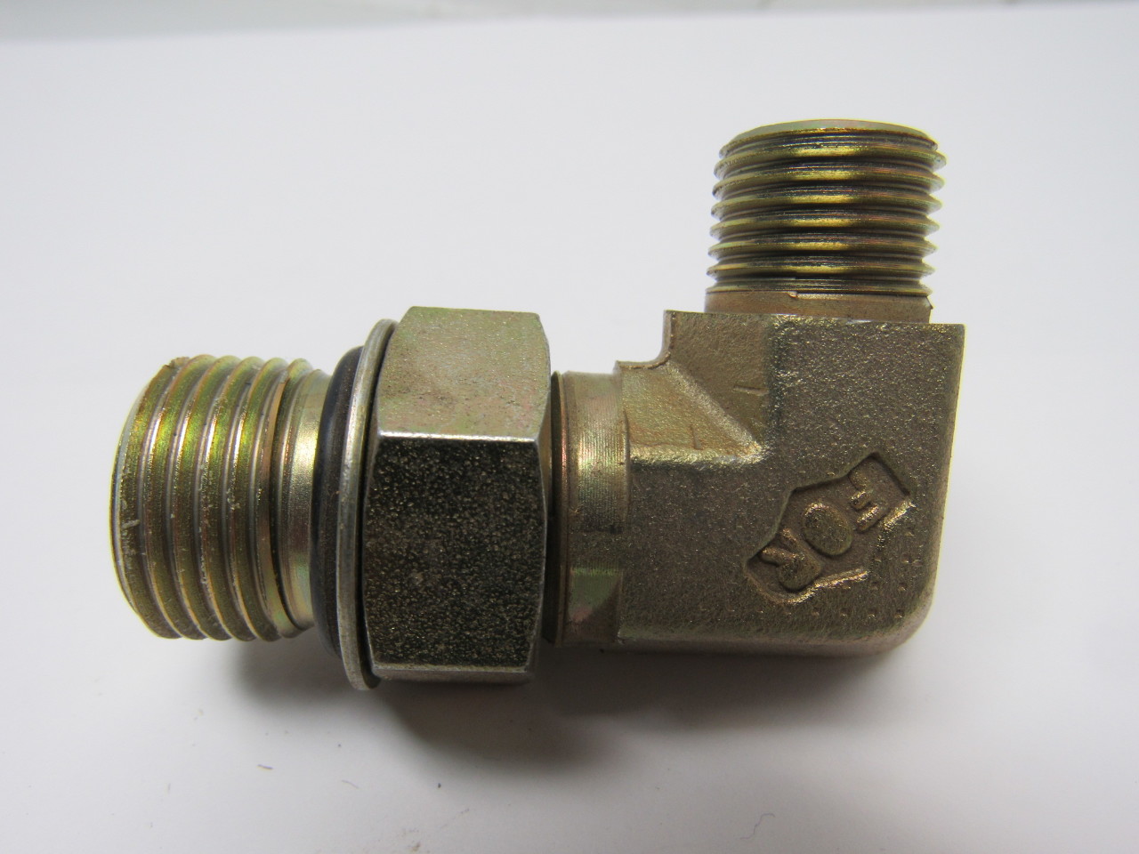 Hydraulic Fitting 90° Elbow, 3/8 ORFS x 1 ORB Male 16 Straight Thread