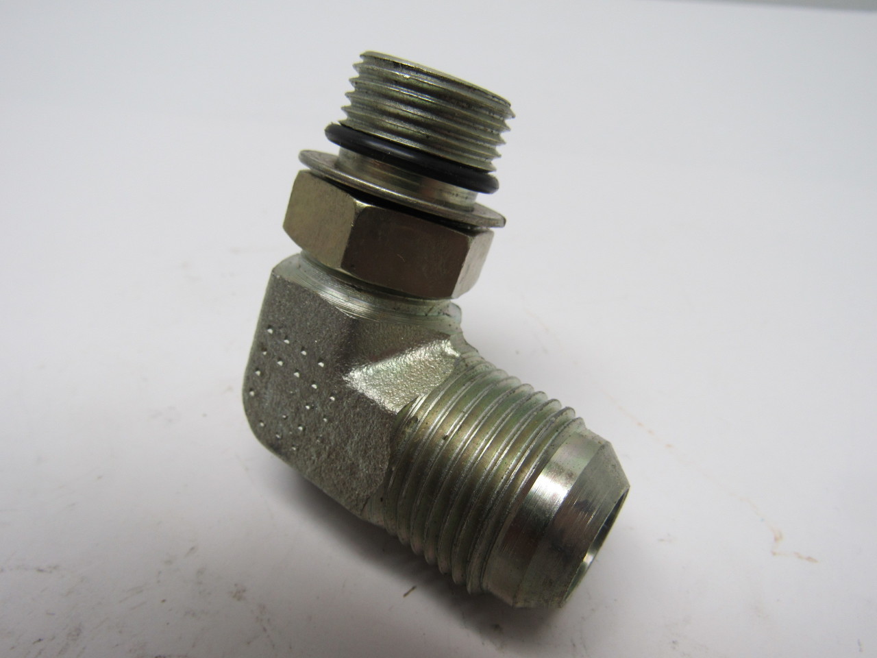 Hydraulic Fitting 90° Elbow 3/4 JIC (11/1612 Thread) Male x 5/8 ORB