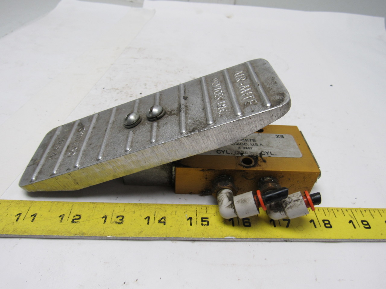 AirMite V4209 4Way Pneumatic Air Foot Control Valve W/ Pedal 1/4" npt Ports