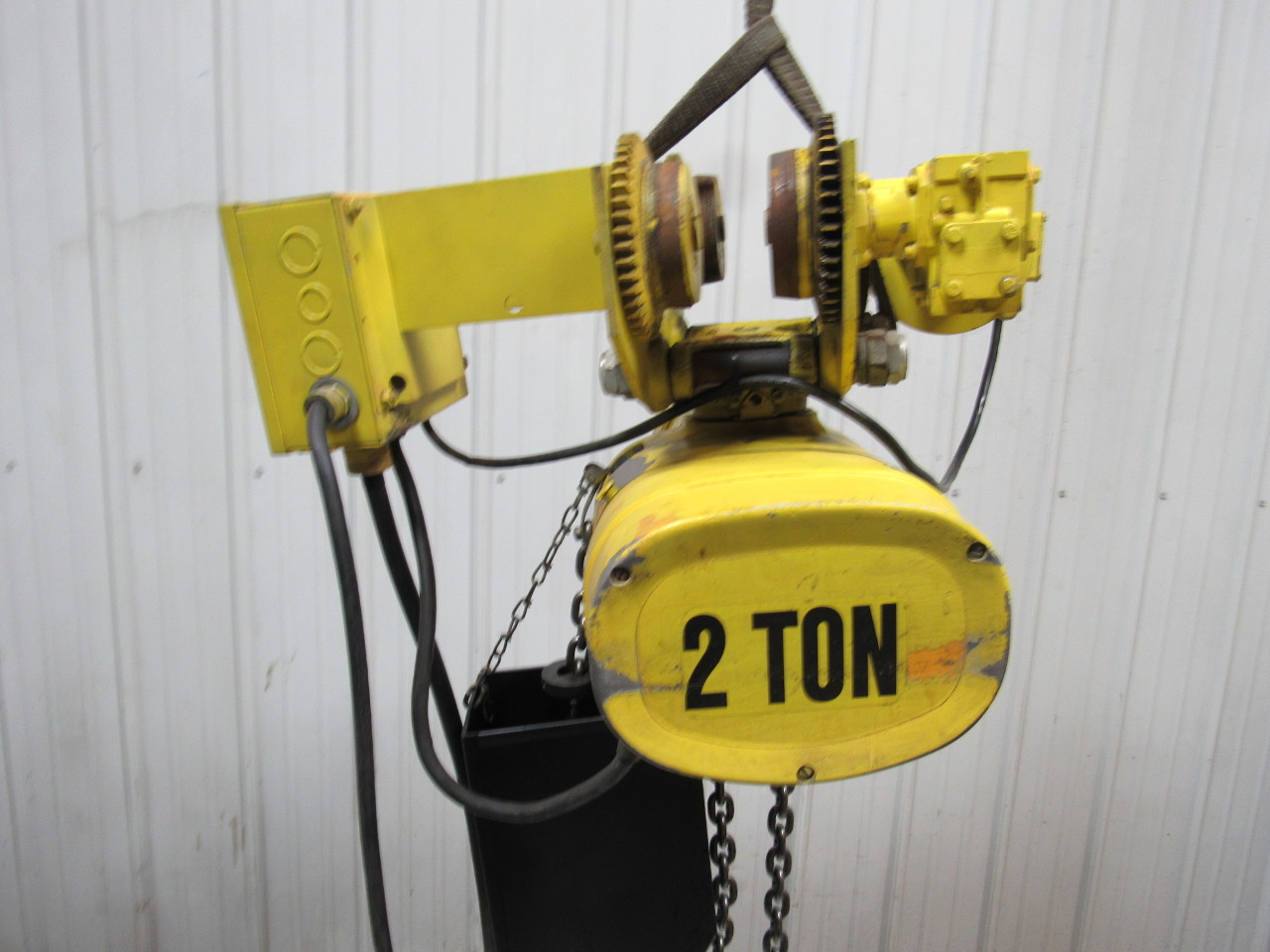 BUDGIT 11591205 2 Ton Electric Chain Hoist W/ Motor Trolley 12' Lift