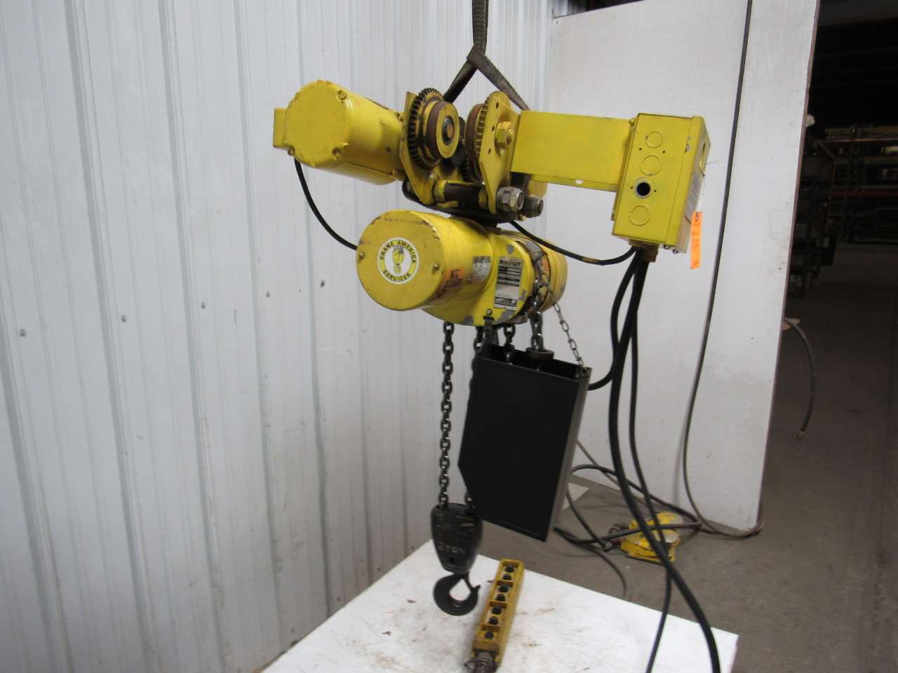 BUDGIT 11591205 2 Ton Electric Chain Hoist W/ Motor Trolley 12' Lift