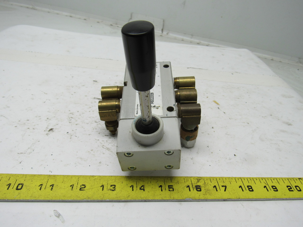 Hoerbiger Origa PD45480 5/2Way Pneumatic Hand Lever Detent Valve 1/4
