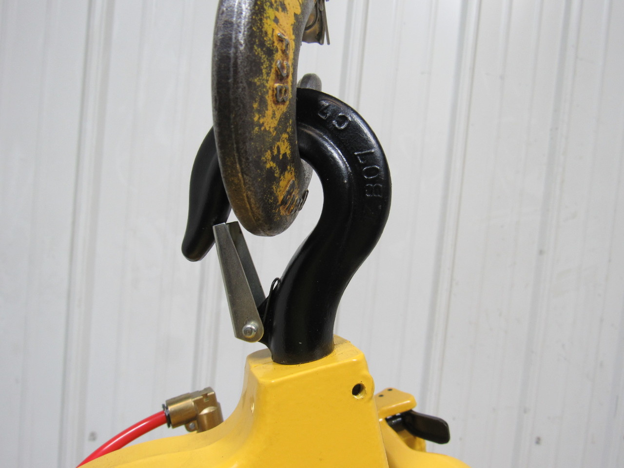 ENDO EHW120 Air Hoist 6.6 Feet (1.9 Meters) Lift 264 LBS (120KG