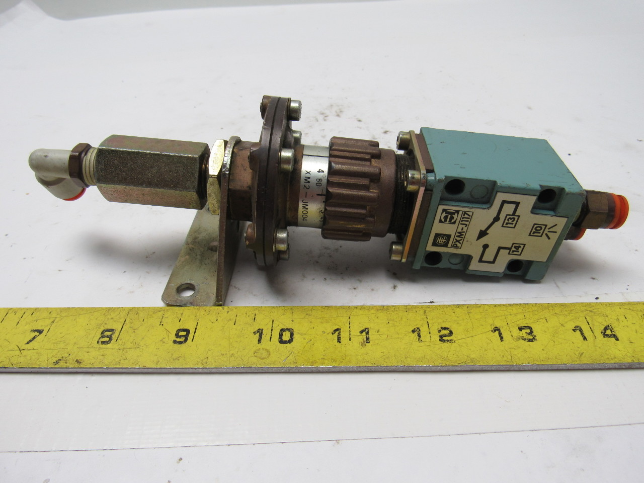 Telemecanique PXMJ117 Adjustable Pressure Limit Switch W/ Bracket 1/8