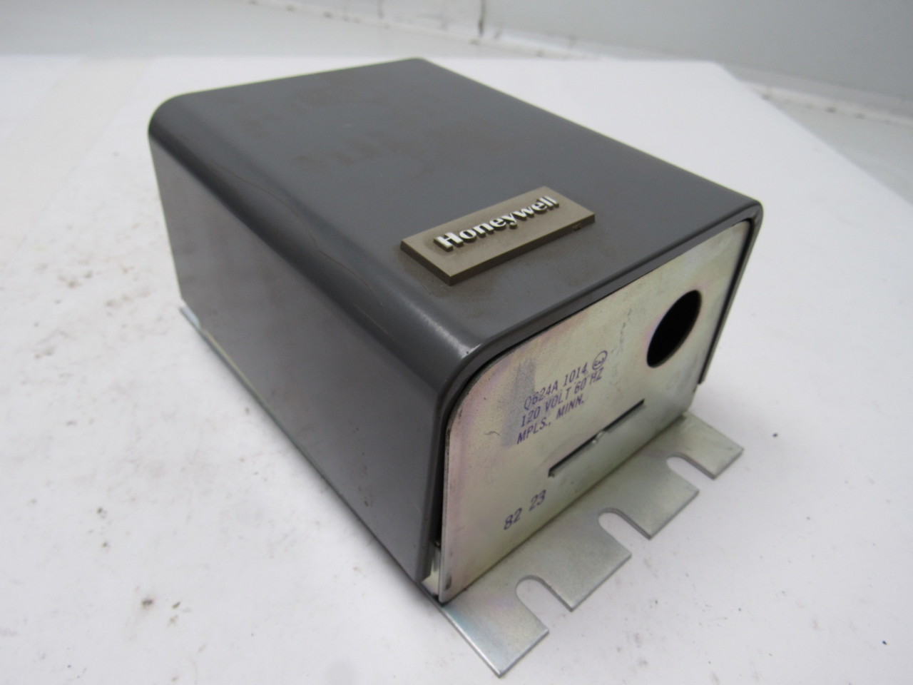 Honeywell Q624A 1014 120 V Ignition Control Solid State Spark Generator