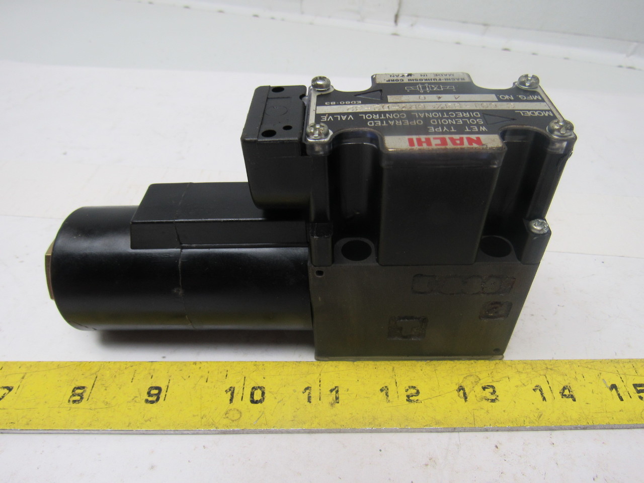 Nachi SG01B3XGRZD232 Hydraulic Solenoid Directional Control Valve
