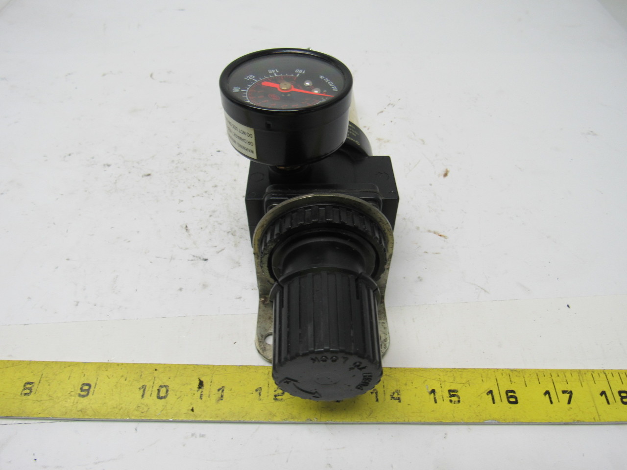 B08221M3MA Pneumatic Air Filter Regulator 1/4" NPT 150PSI Max
