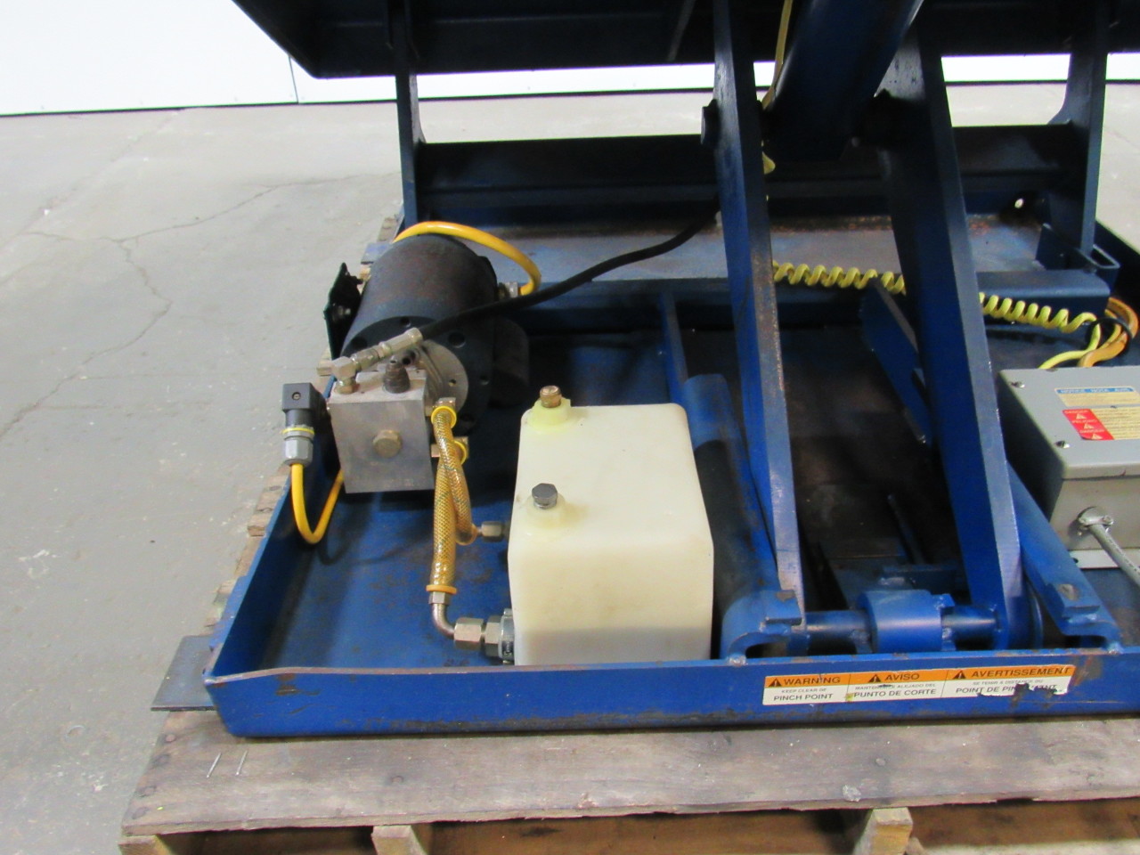 T&S VESTIL 4000LB Box Gaylord Tilter Tipper Lift Table 48"x48"x24" 120V