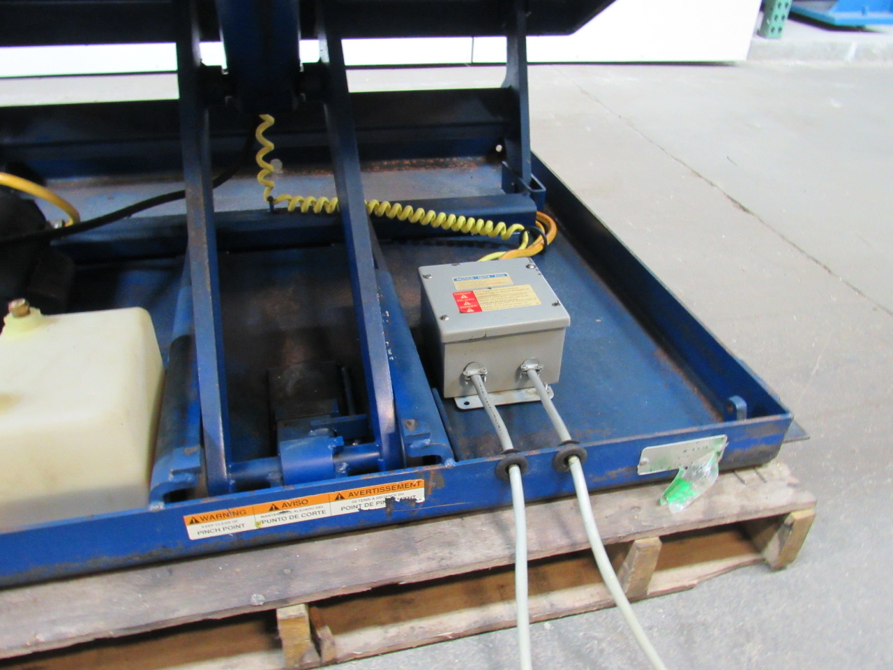 T&S VESTIL 4000LB Box Gaylord Tilter Tipper Lift Table 48"x48"x24" 120V