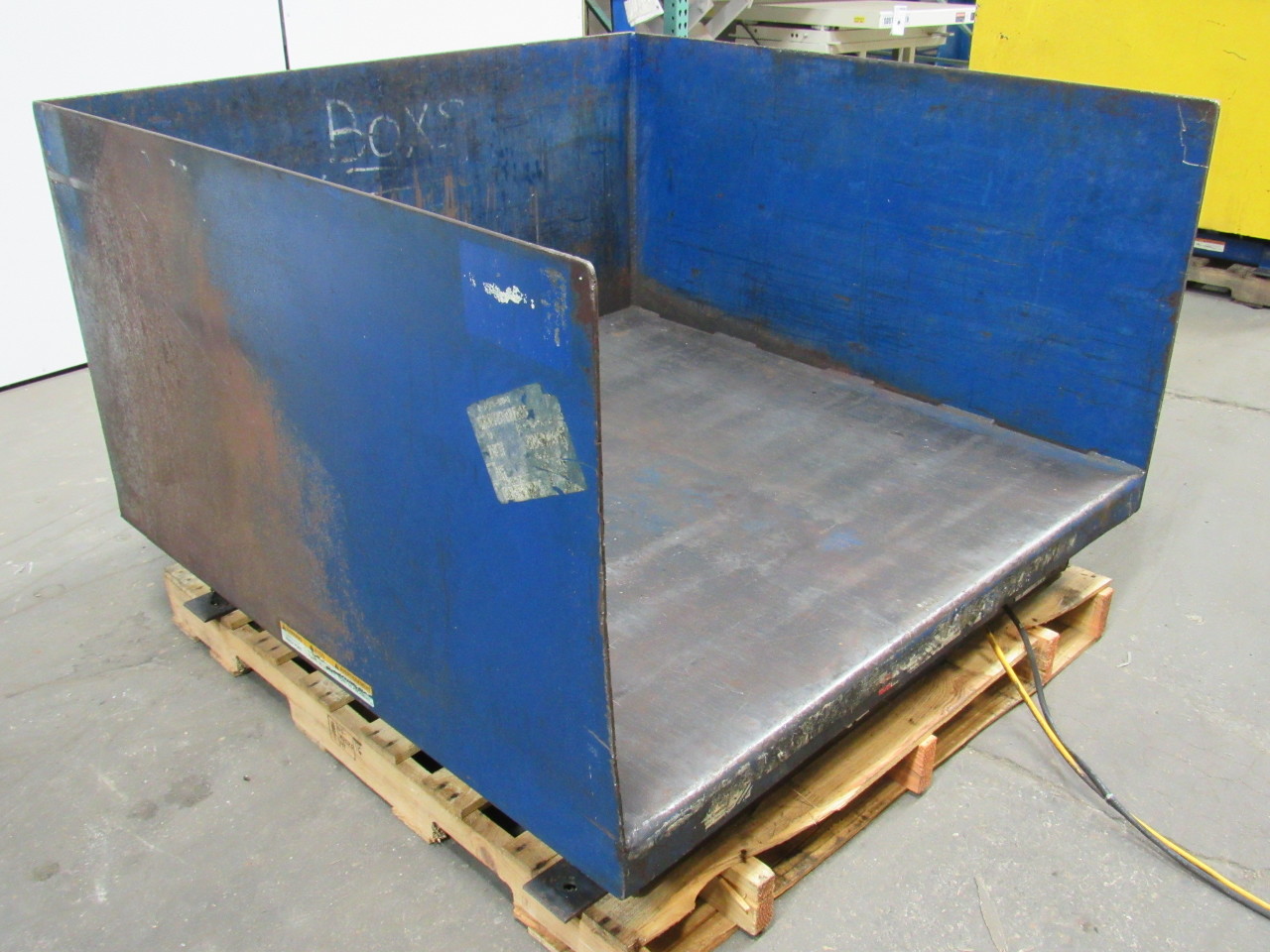 T&S VESTIL 4000LB Box Gaylord Tilter Tipper Lift Table 48"x48"x24" 120V