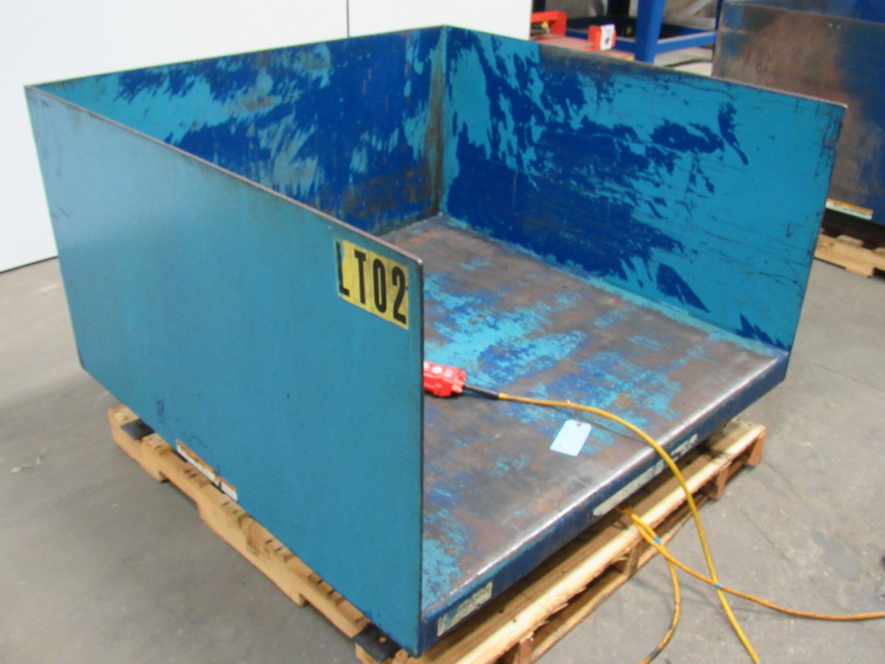 T&S VESTIL 4000Lb Box Tilter Gaylord Tipper Lift Table 48"x48"x24" 120V