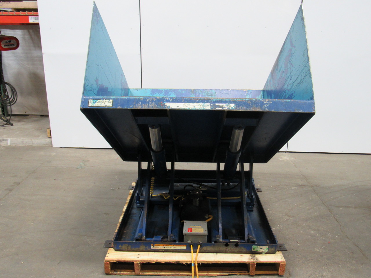 T&S VESTIL 4000Lb Box Tilter Gaylord Tipper Lift Table 48"x48"x24" 120V