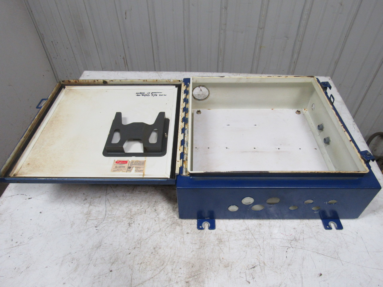 Hoffman A202006LP WallMount Enclosure Continuous Hinge W/Clamps 20" X