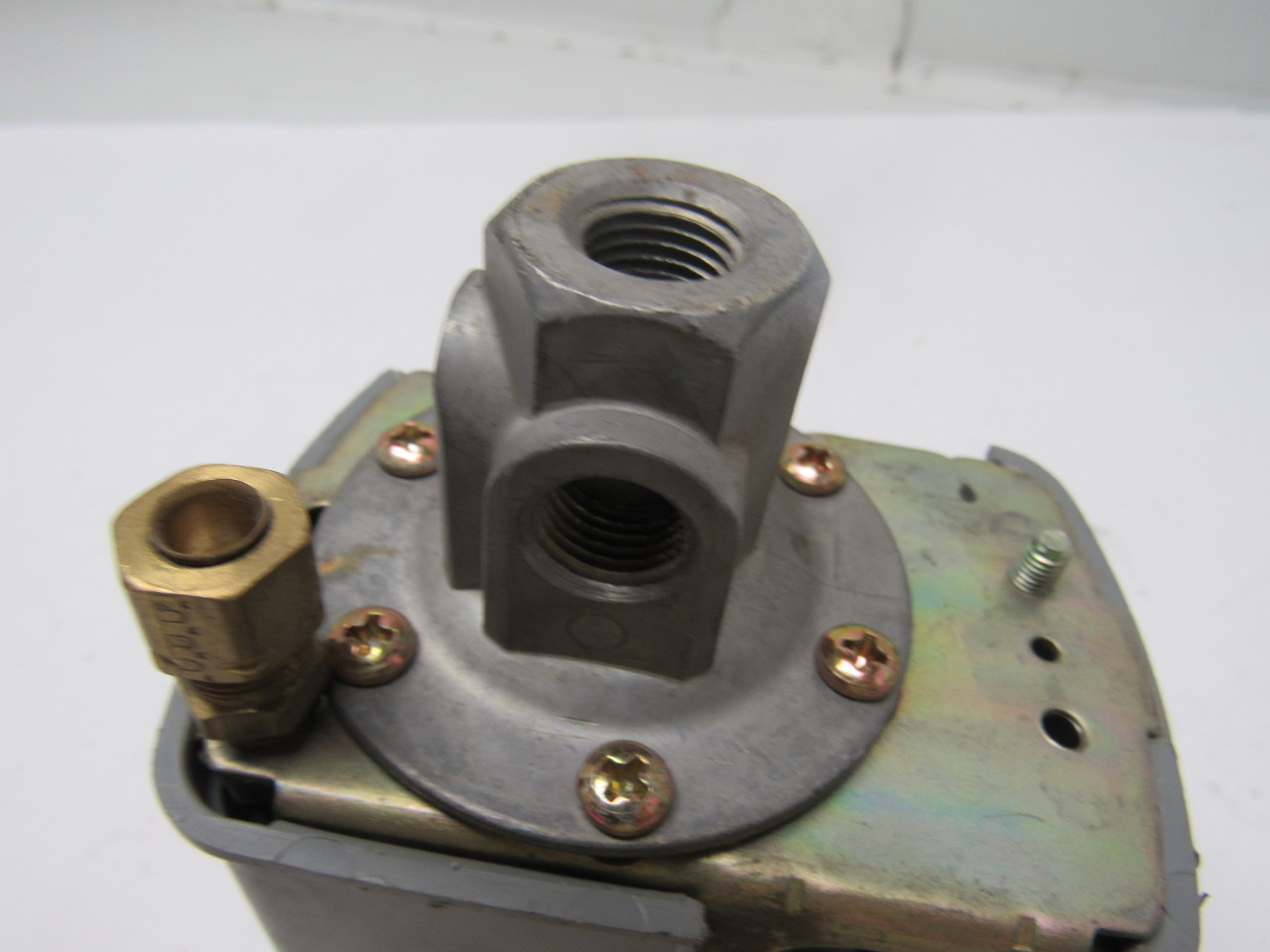 Square D 9013FHG4M1X Air Compressor Pressure Switch 2pole 2 N/C