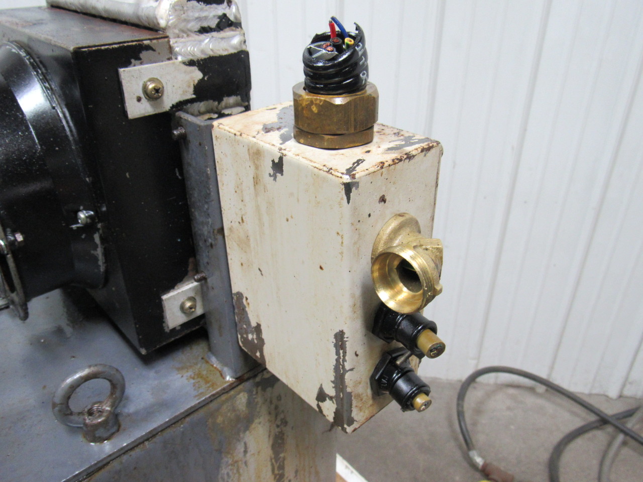 Nachi Hydraulic Power Unit Variable Vane From a Yamasaki Mazak CNC