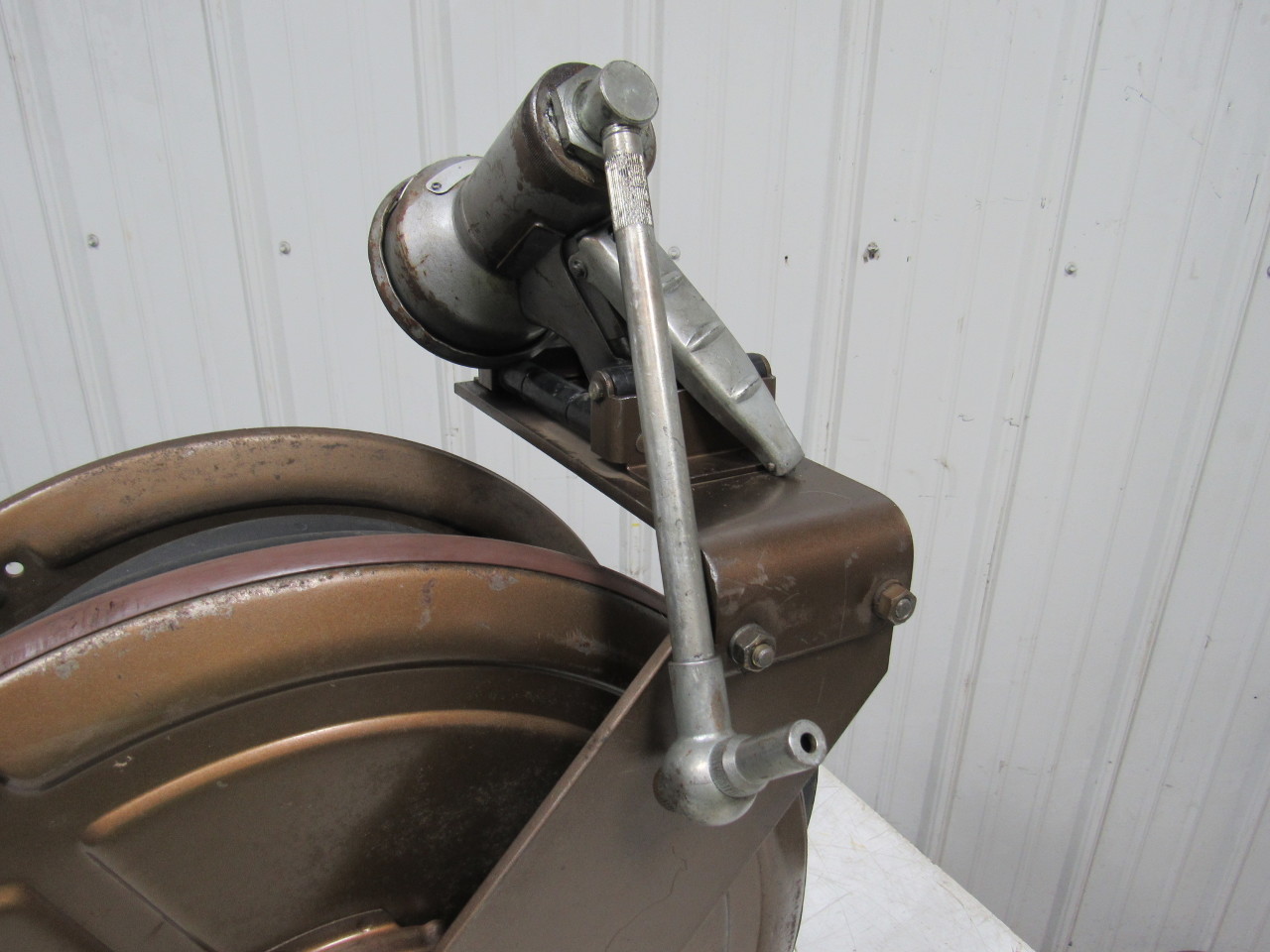 Alemite Stewart Warner 1233.B1 Hose Reel 19" Diameter W/3688A Gear Oil