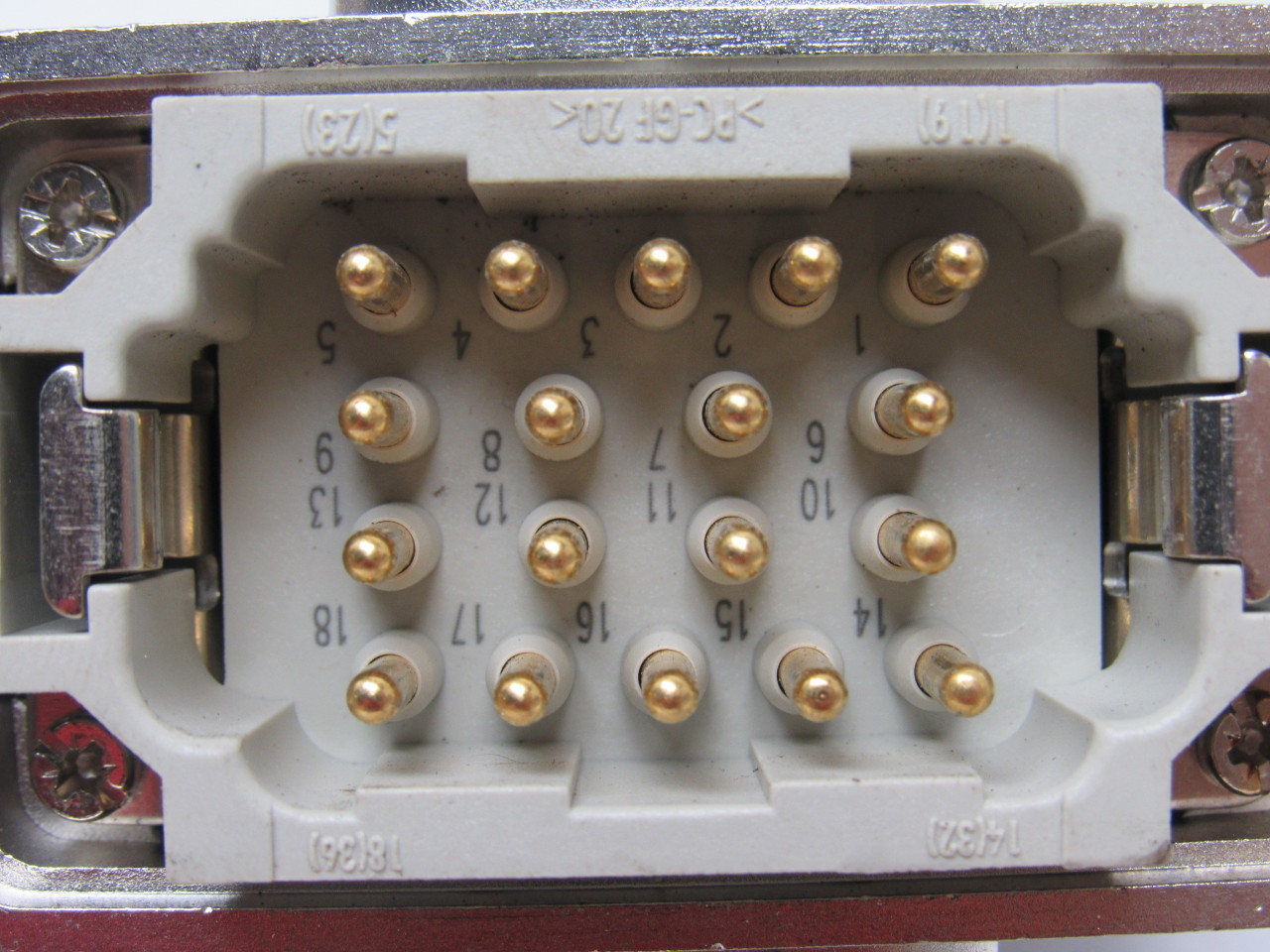 Amphenol Advantage Line 18 Pin Male Connector Plug