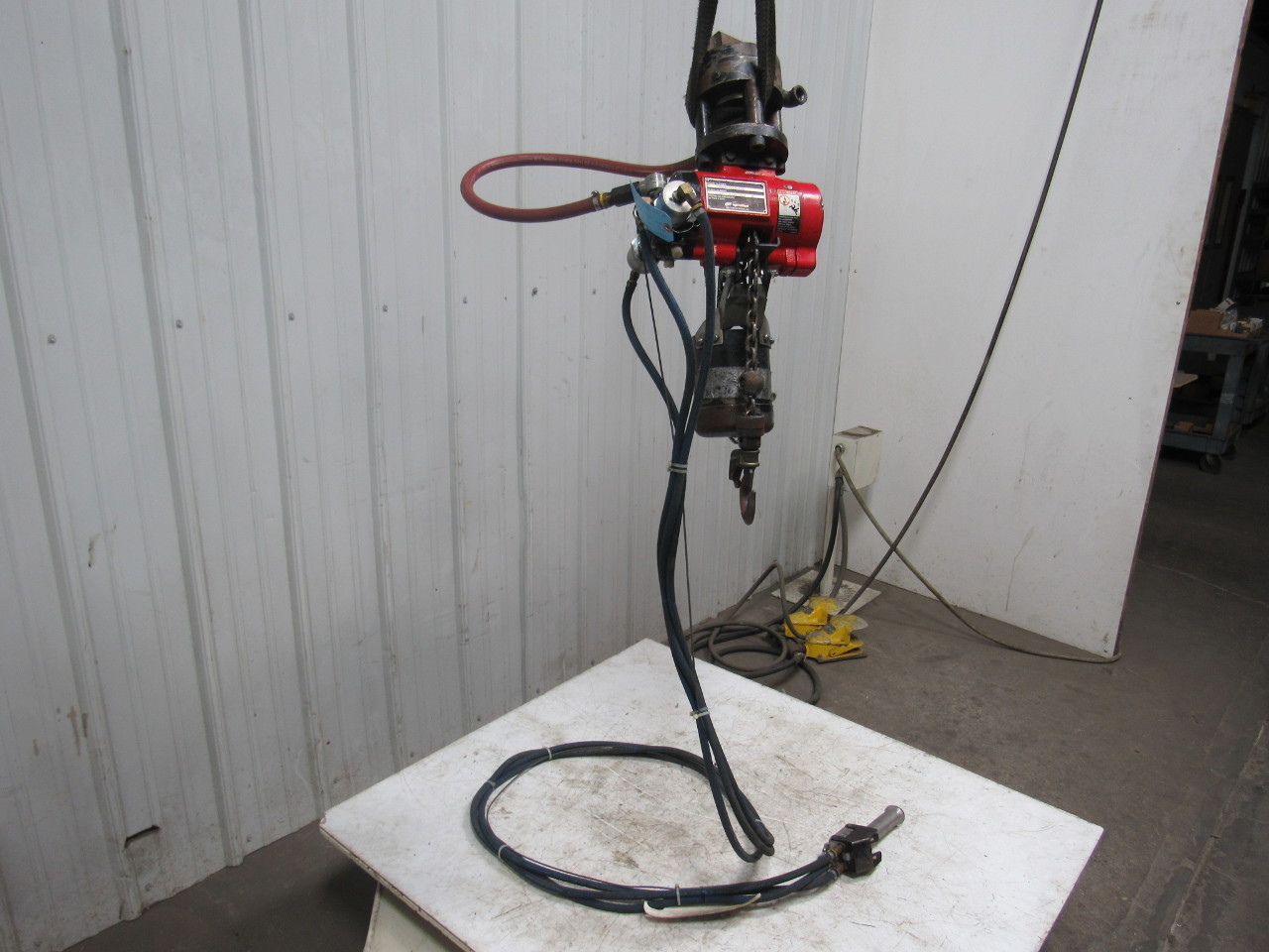 Ingersoll Rand ARO 7756E2K15K8S 1/2 Ton Air Pneumatic Chain Hoist 10' Lift