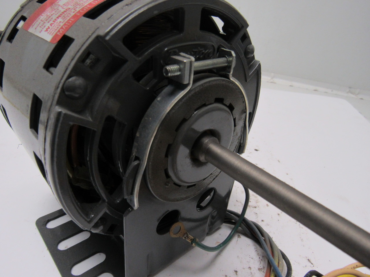 Dayton 4M037A HVAC Blower Motor 110V 1 Ph 1050 RPM CW Rotation 3/8X8