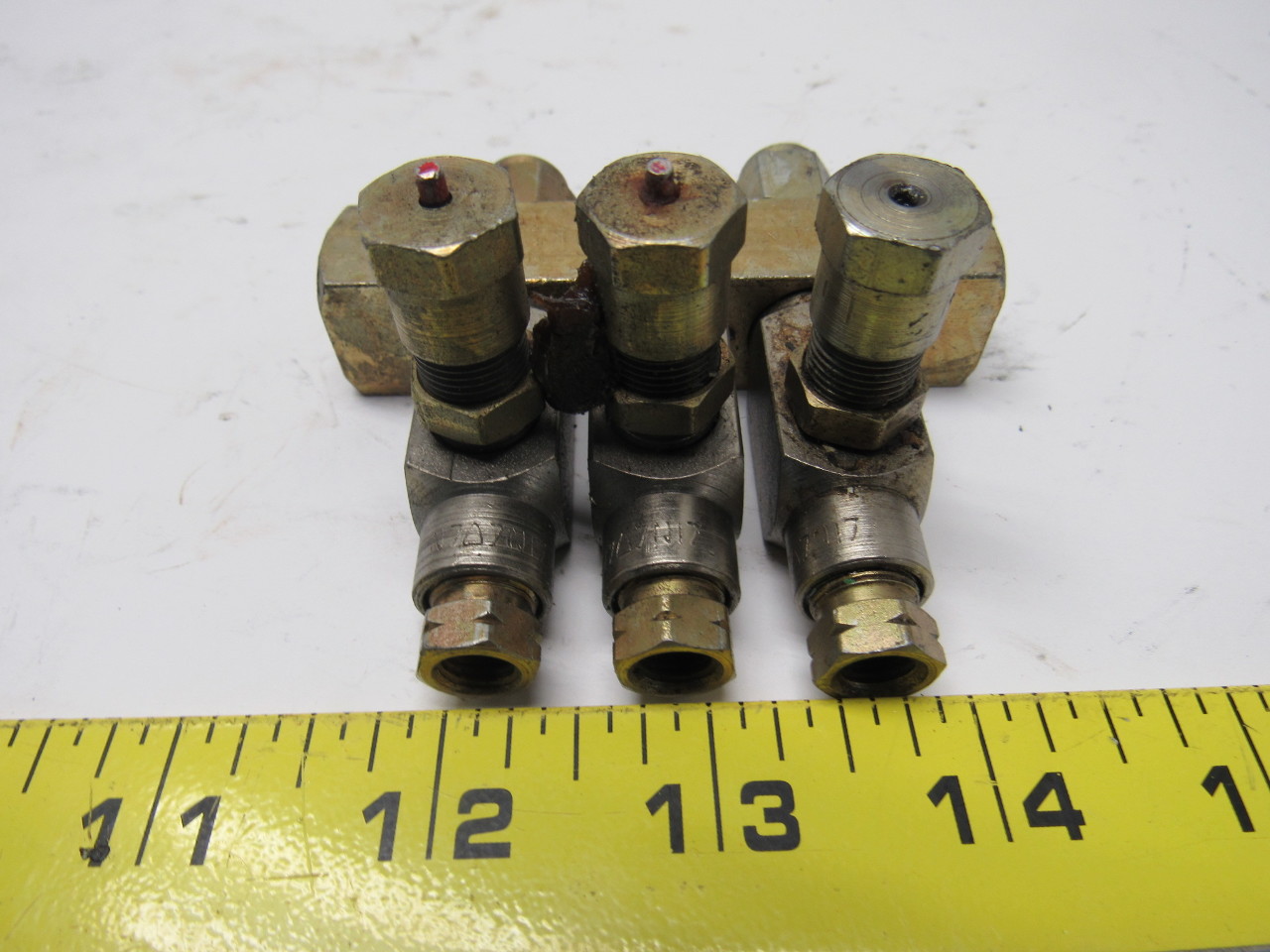 Lincoln Industrial SL32 Automatic Lubrication System Grease Injectors