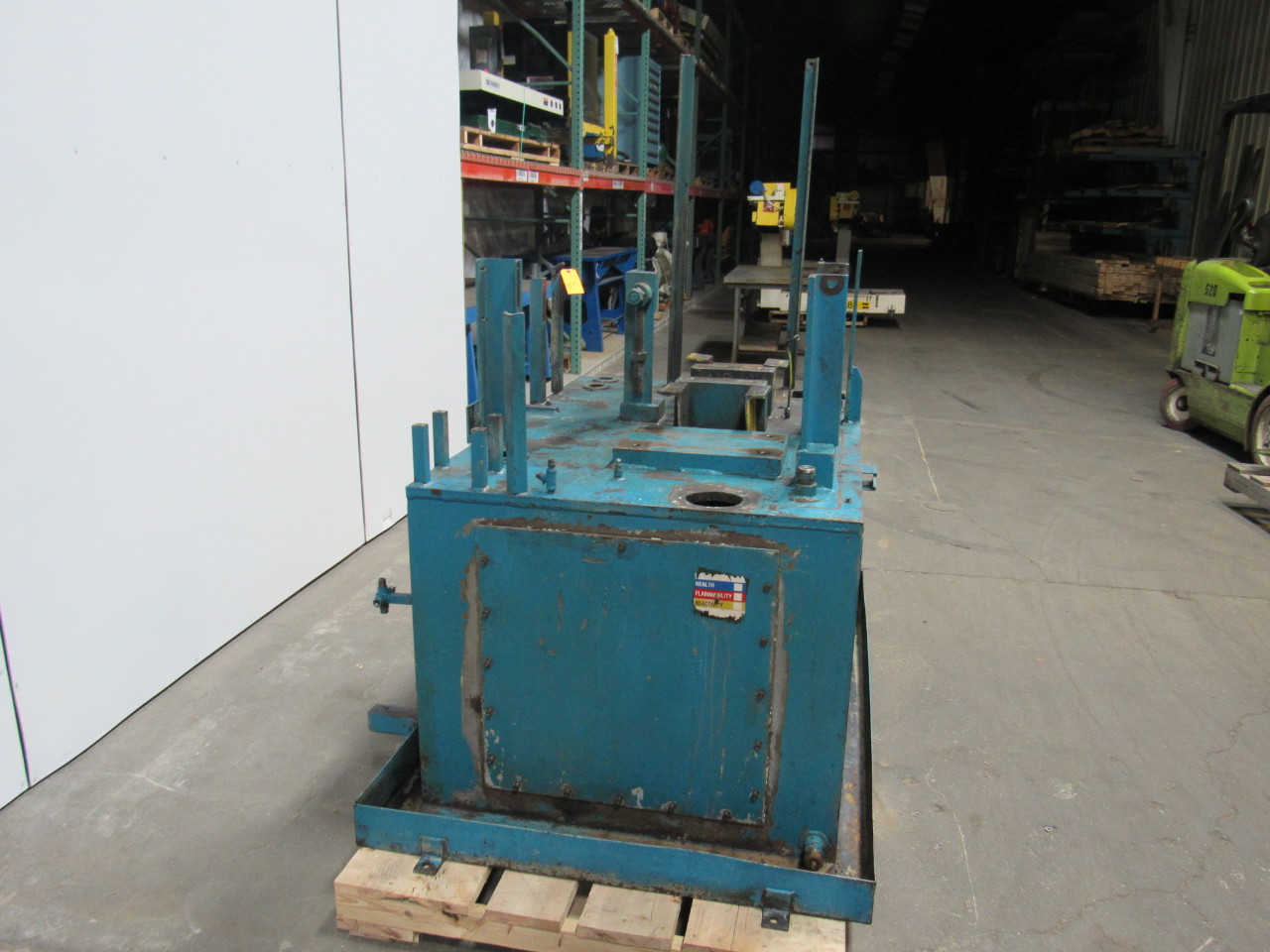 240 Gallon Hydraulic Accumulator Tank Reservoir W/ Sight Glass & Pan 3/