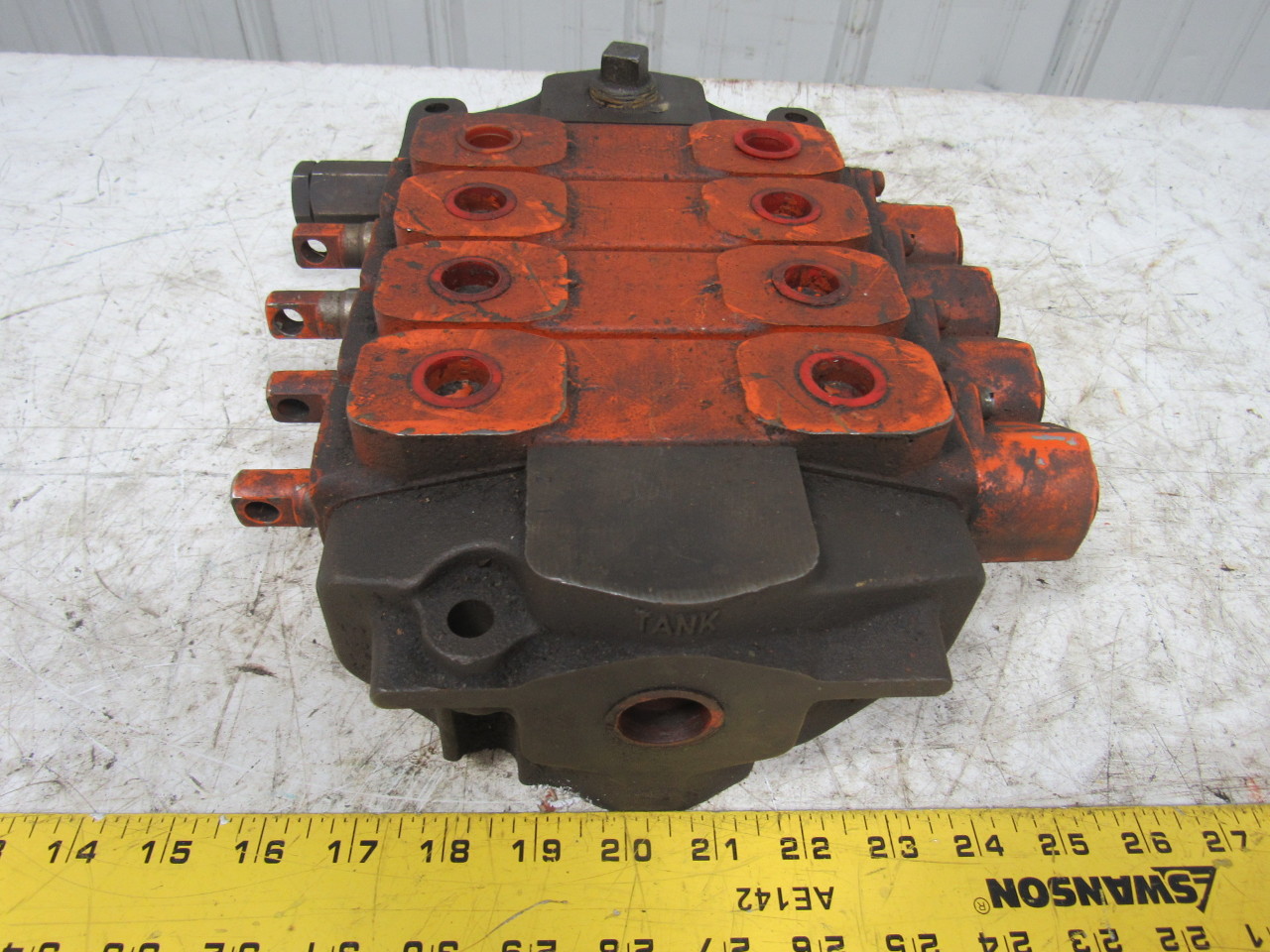 Commercial Intertech Sectional Directional Manual Hydraulic valve