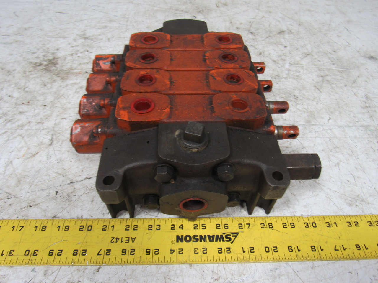 Commercial Intertech Sectional Directional Manual Hydraulic valve