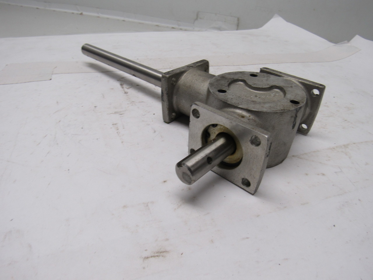 Hub City AD2/5 Right Angle Bevel Gear Drive 11 Ratio 5/8" Dia. Shafts