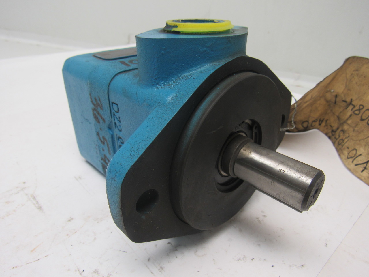 Vickers V10 1P5P B20 Hydraulic Vane Pump 5GPM 1" NPT Inlet 1/2" NPT Out