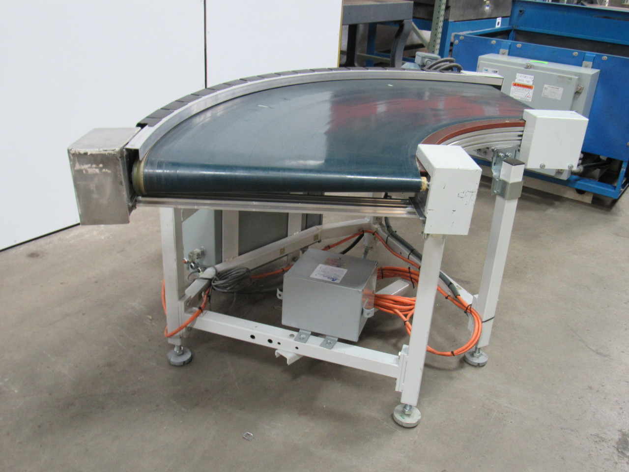 TRANSNORM TS150080A 90 Degree Powered Flat Belt Conveyor 2285FPM