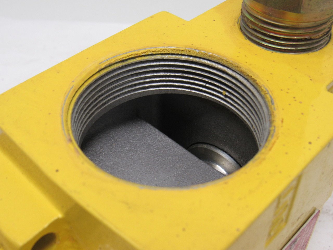 Numatics VT52N16Y Pneumatic Air Shut Off Valve With Bleed Off 2" NPT