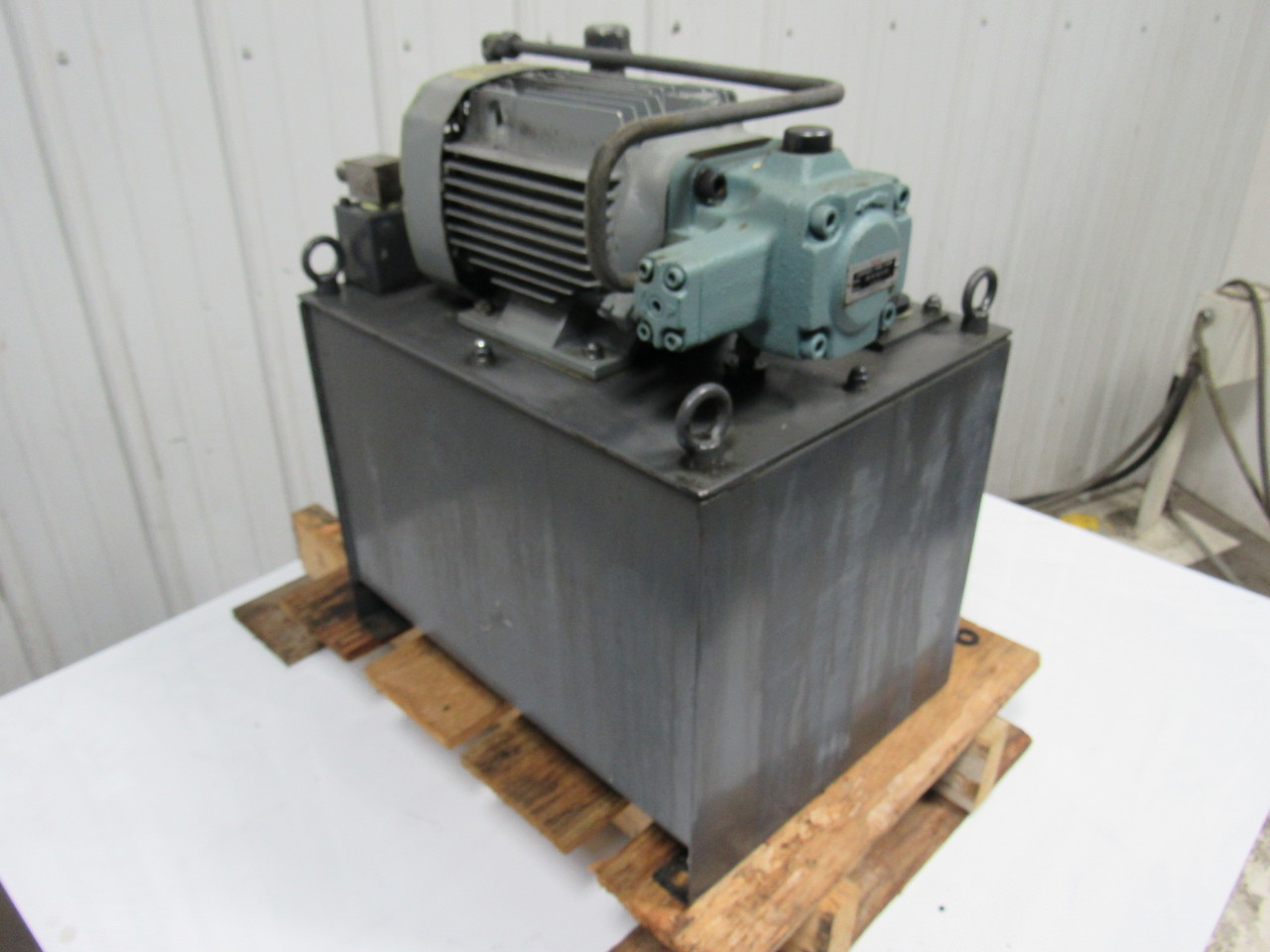 NACHi UVD1AA21.541849M Mazak QT10NU CNC Hydraulic Power Station