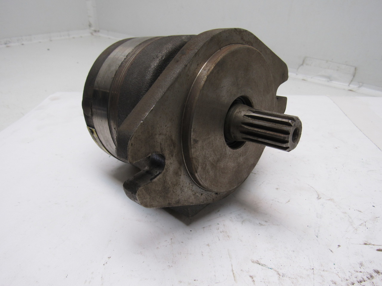 Parker 116A054BS0 Low Speed High Torque Hydraulic Motor 18GPM eBay