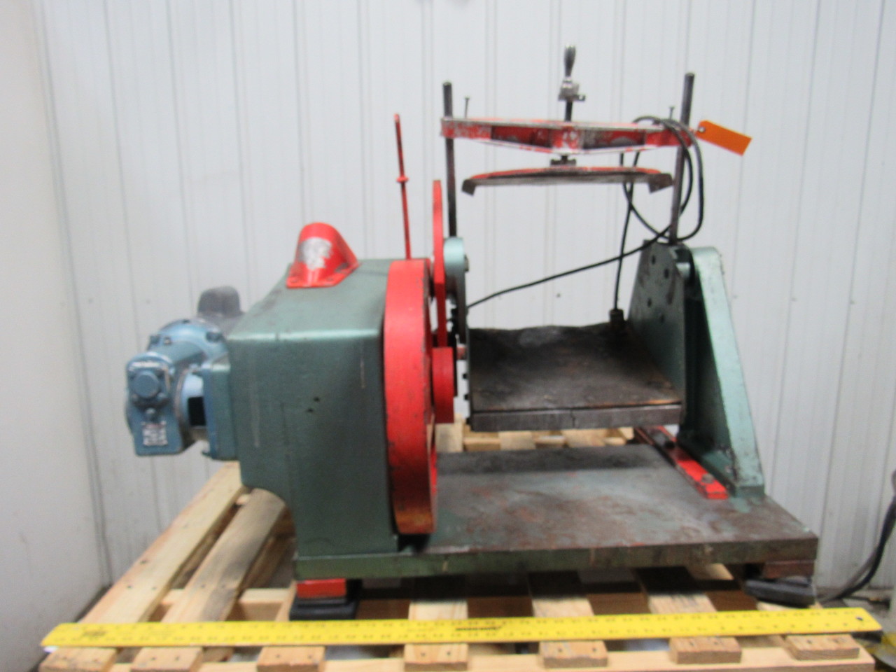 MILLER MFG 1 & 5 GALLON Paint Shaker Mixer 115/208230V 1PH W/Timer