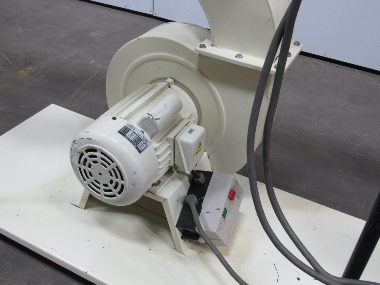 SHOP FOX W1687 3 HP Dust Collector 220V 1 Ph 2830 CFM Runs Good Portable