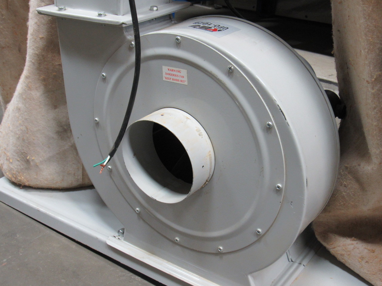 KUFO UFO102B 3 HP 1PH Dust Collector 220V 6" Intake On 3 Castors