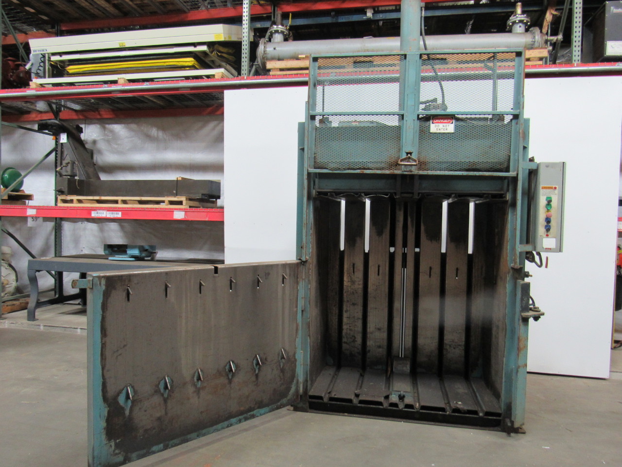 MARATHON 10 HP Vertical Baler Compactor Recycler 1400Lb Bale 208230