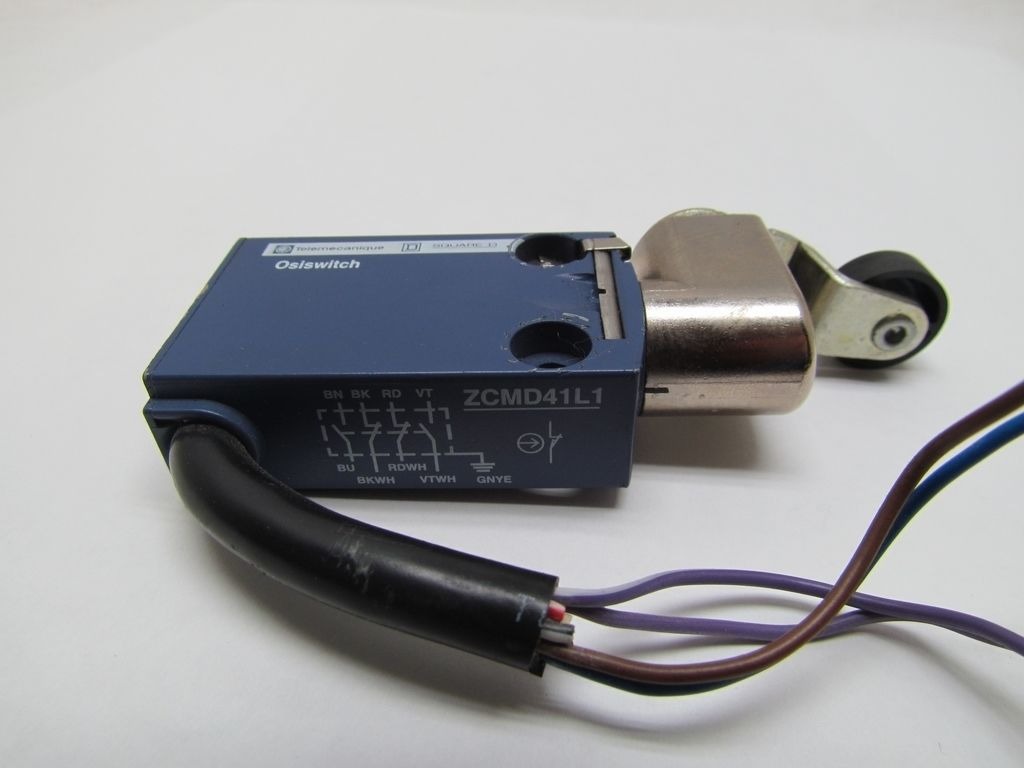 Square D Telemecanique ZCMD41L1 Osiswitch Limit Switch 240v 1.5a