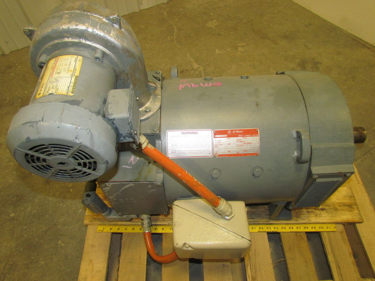 GE General Electric CD327AT 20HP DC Spindle Motor w/AC tach Generator 500V