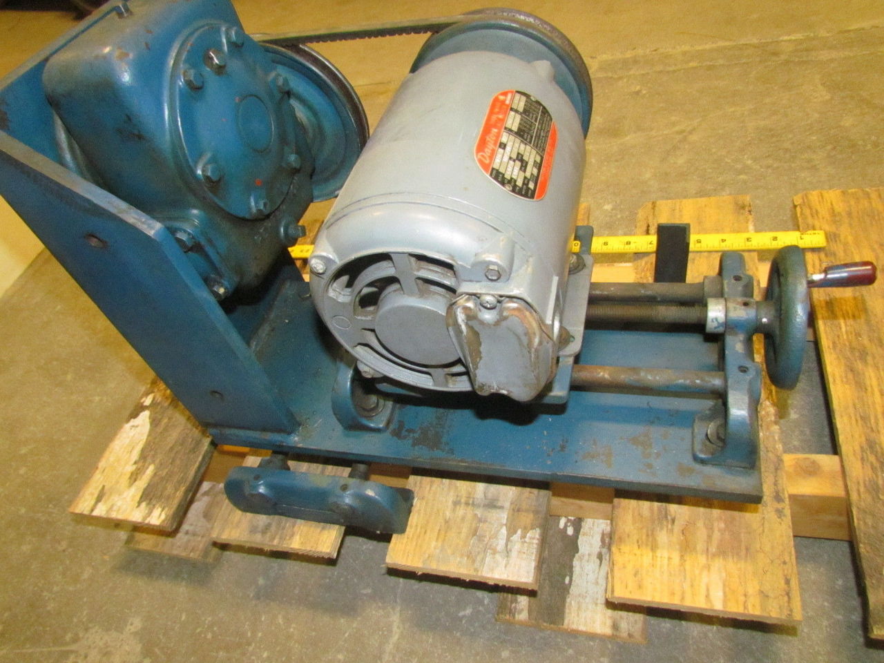 Reeves Dayton 1/2HP Variable Speed VBelt Drive 10to30rpm range 208220