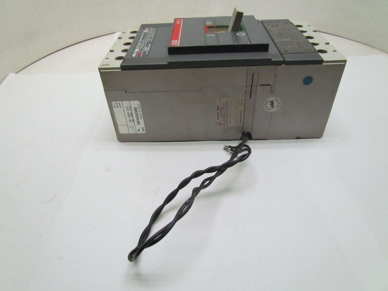 ABB S5N Instantaneous Shunt trip 2pole 400A 600V Isomax Sace S5 Circuit