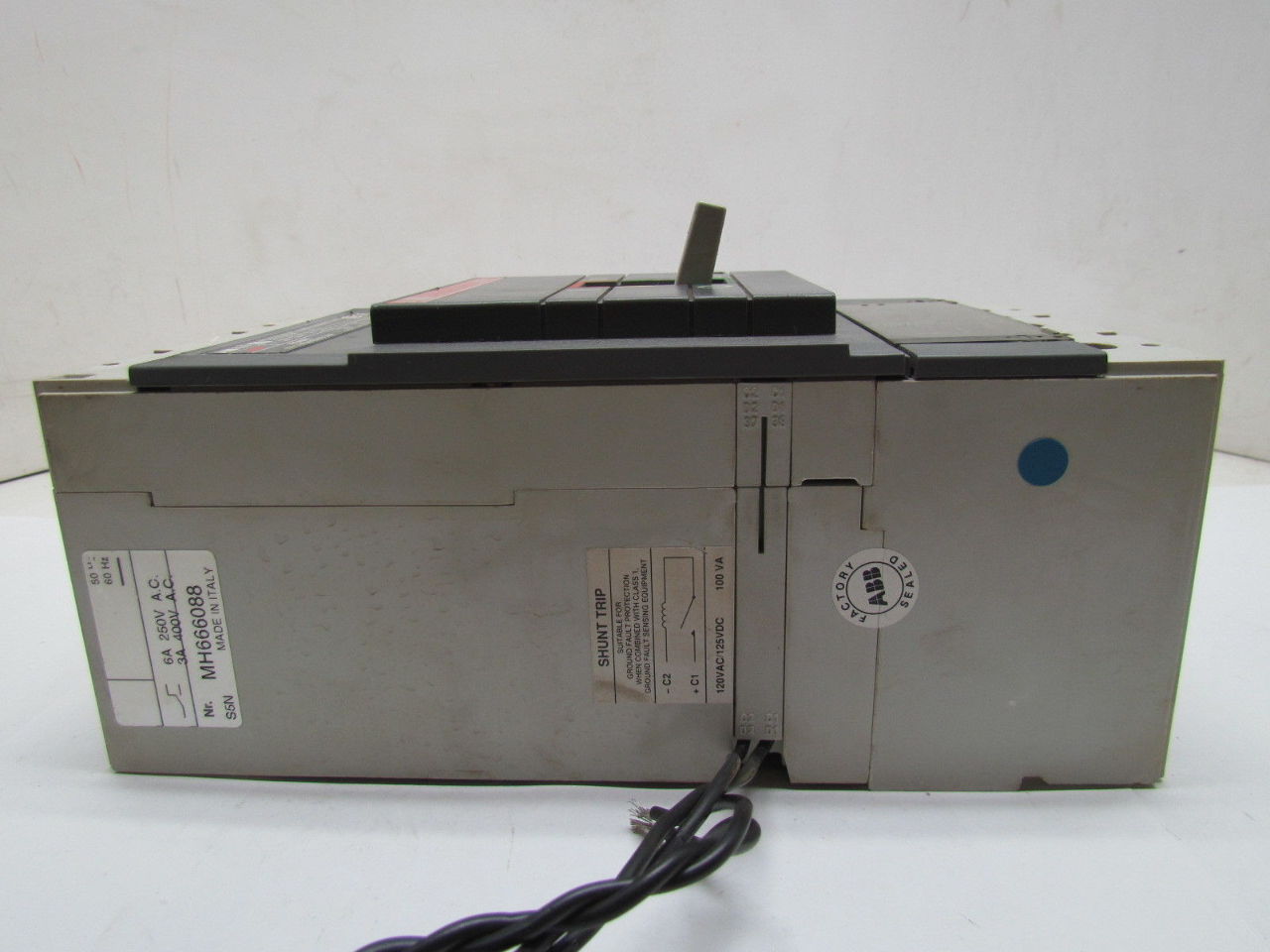 ABB S5N Instantaneous Shunt trip 2pole 400A 600V Isomax Sace S5 Circuit