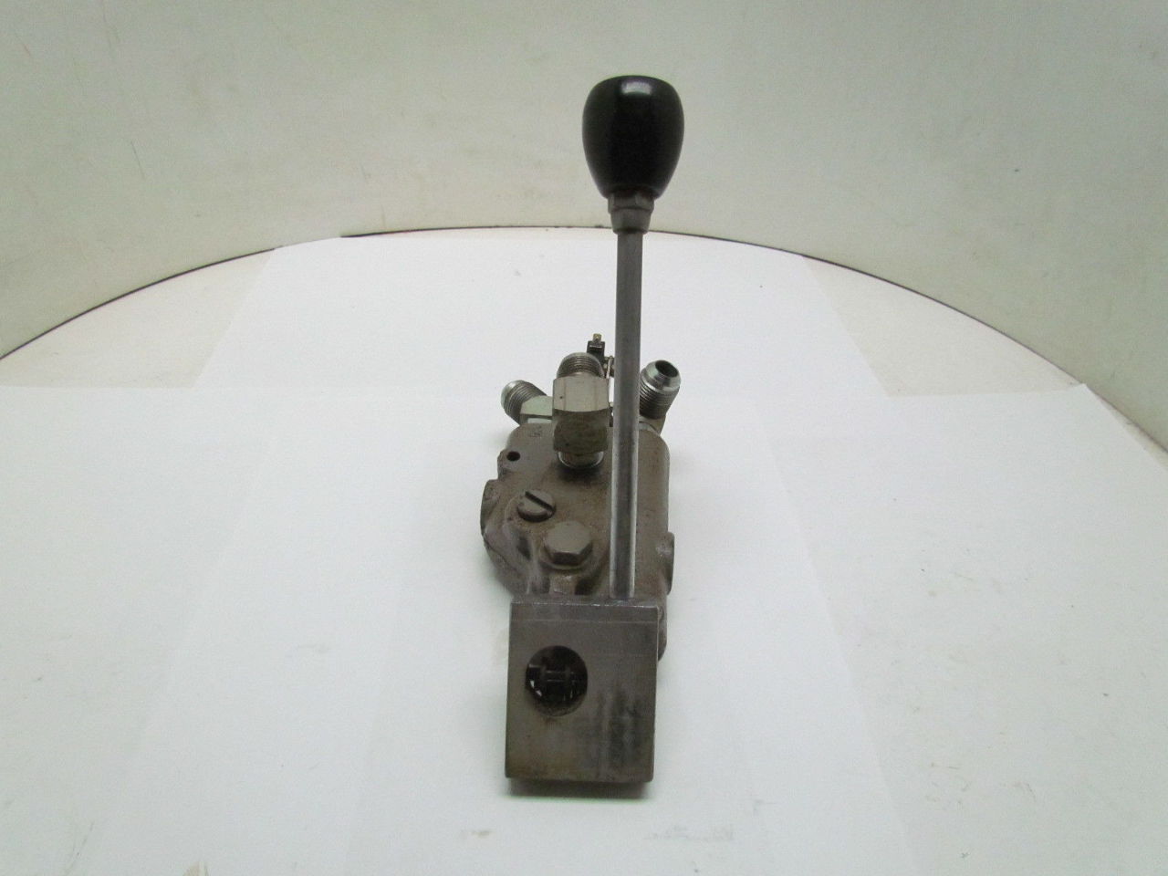 Eaton Cessna 3093144C CCH 1Spool Hydraulic Valve Open Center Spring