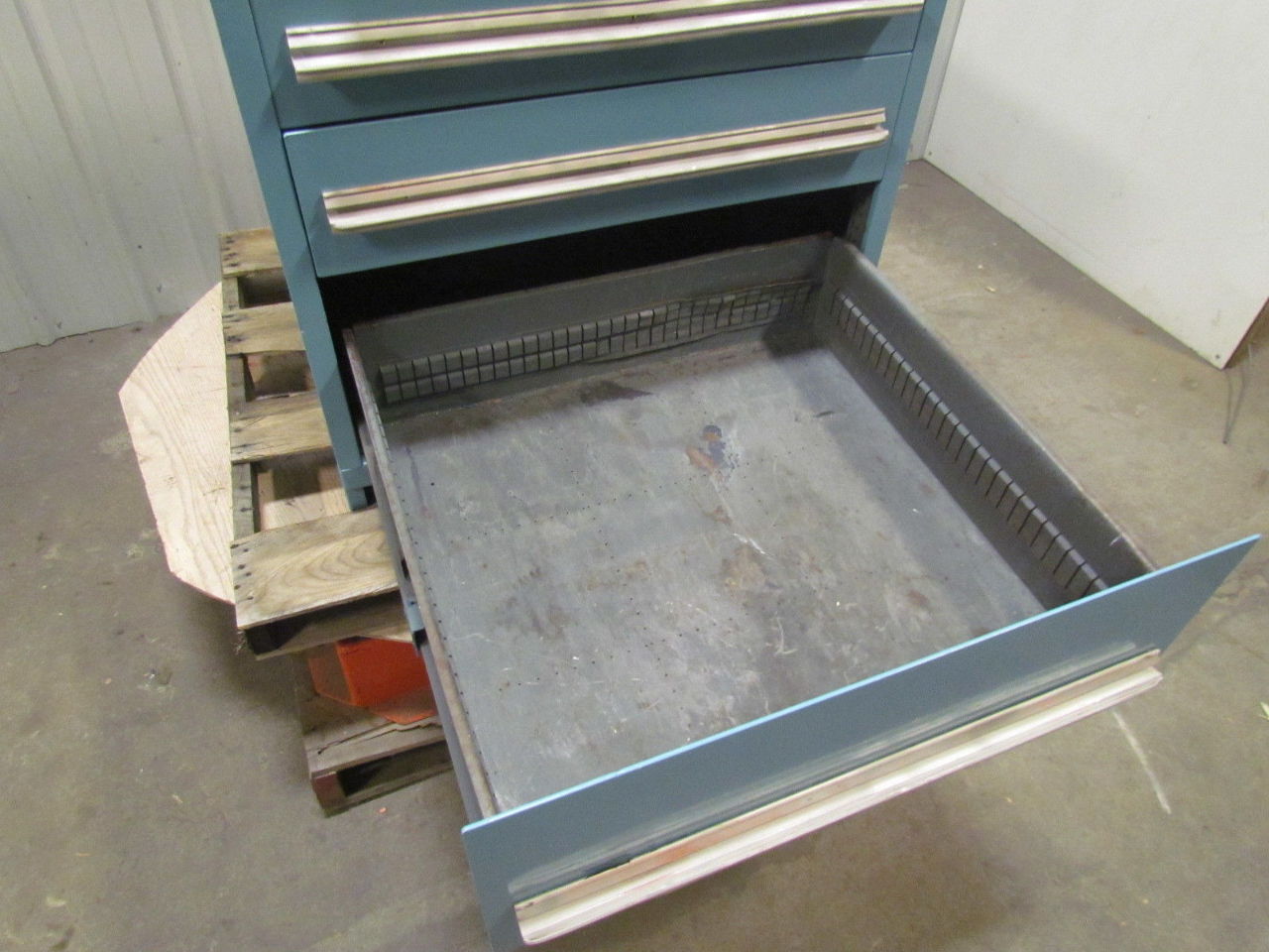 Vidmar Type 4 Drawer Industrial Tool Storage Parts Organizer