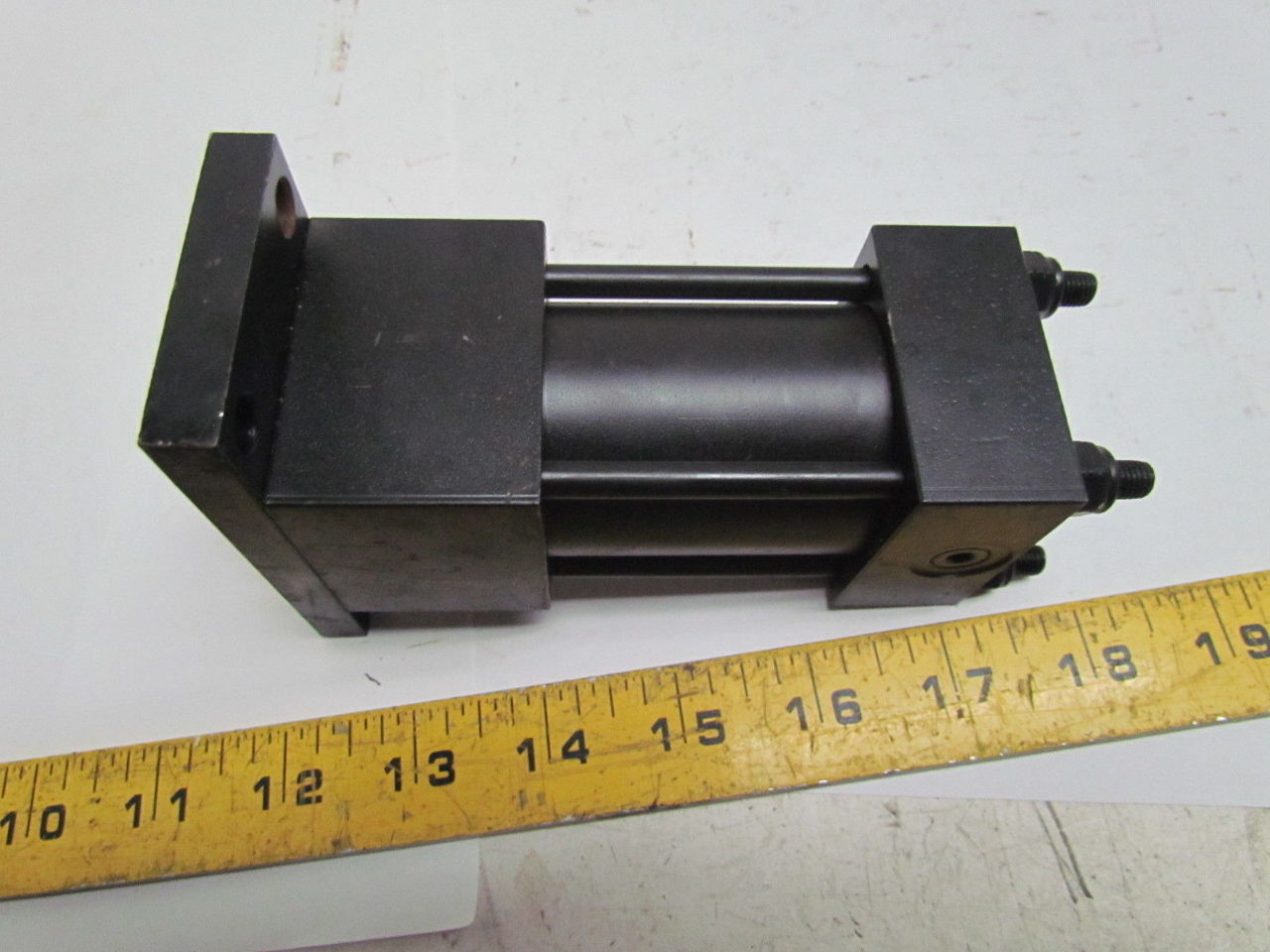 Schrader Bellows Pneumatic Air Cylinder 11/2" Bore 1" Stroke Head