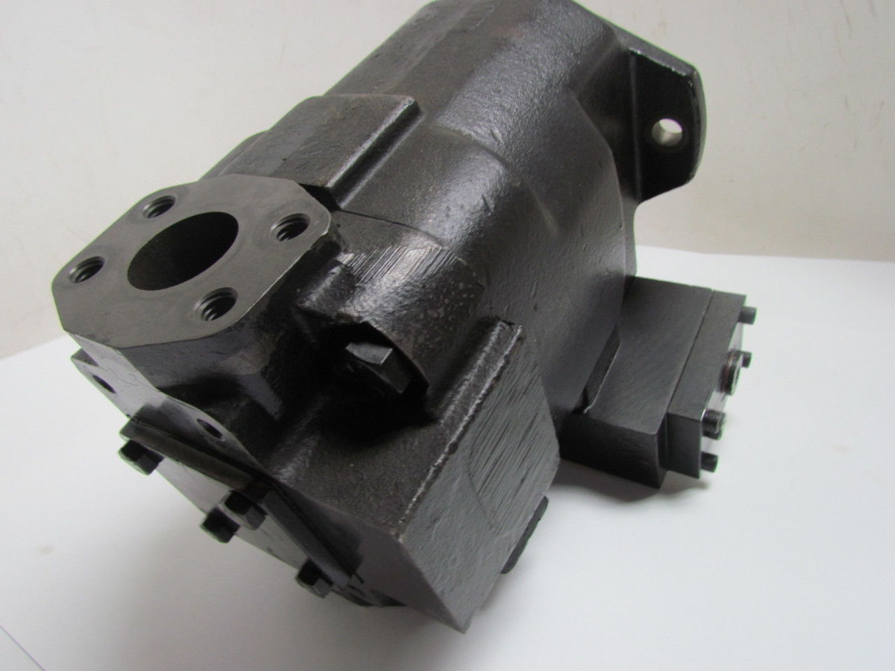 Oilgear PVWW15LDFSHNSNTHCP134D Open Loop Hydraulic Pump 3/4" OD 13