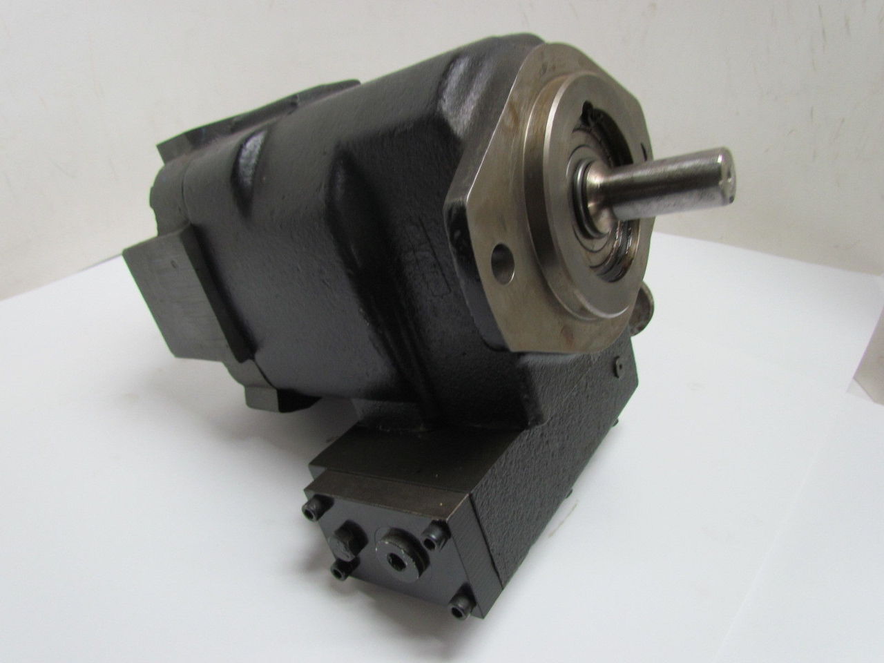 Oilgear PVWW15LDFYHNSNTH135D Open Loop Hydraulic Pump 3/4" Shaft