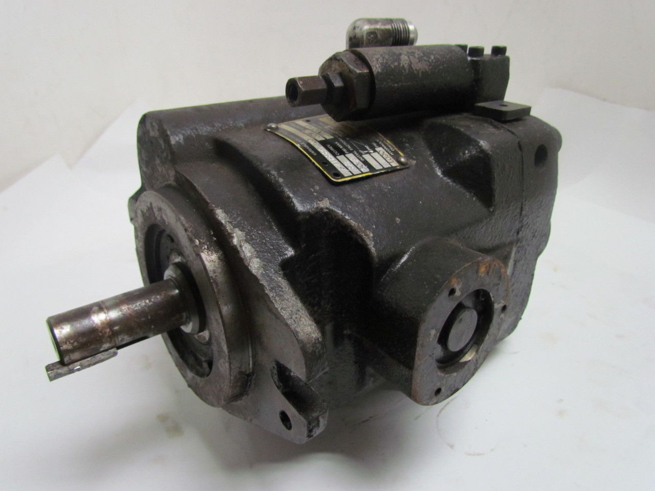 Parker PV P3330L10 3000 PSI Variable Volume Piston Pump eBay